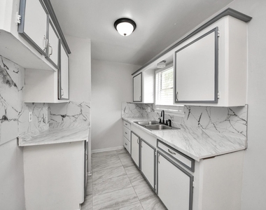 4830 Ridgestone Street - Photo Thumbnail 11