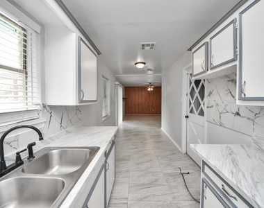 4830 Ridgestone Street - Photo Thumbnail 14
