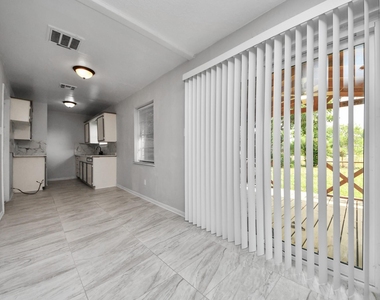 4830 Ridgestone Street - Photo Thumbnail 7