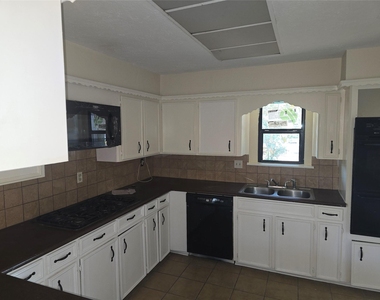 12507 Bexley Drive Drive - Photo Thumbnail 7