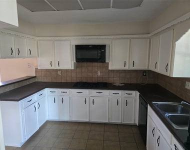 12507 Bexley Drive Drive - Photo Thumbnail 8