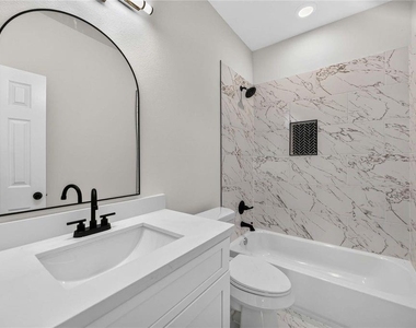 4357 Elmwood Street - Photo Thumbnail 12