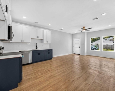 4357 Elmwood Street - Photo Thumbnail 7