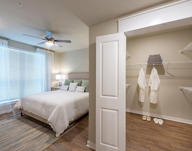 30020 Creekside Terrace Drive - Photo Thumbnail 10