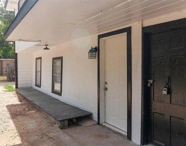 2206 Avenue M - Photo Thumbnail 1