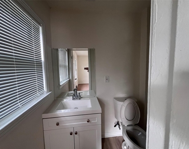 704 Alice Street - Photo Thumbnail 13