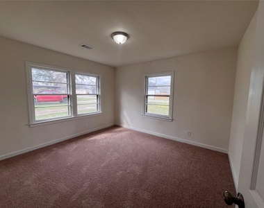 704 Alice Street - Photo Thumbnail 19