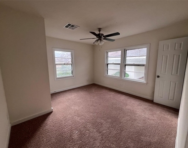 704 Alice Street - Photo Thumbnail 14