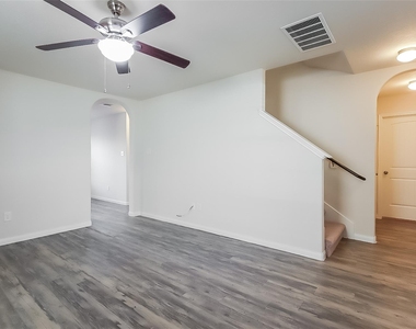 24238 Ravenna Oaks Court - Photo Thumbnail 4