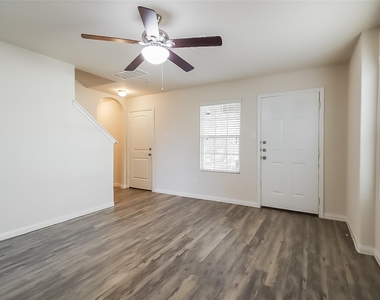 24238 Ravenna Oaks Court - Photo Thumbnail 5