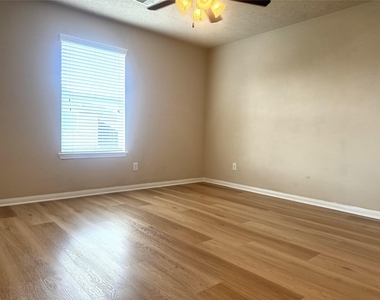 2231 Tandy Park Way - Photo Thumbnail 21