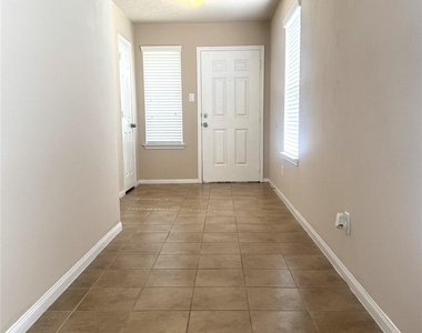 2231 Tandy Park Way - Photo Thumbnail 3