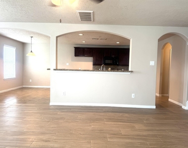 2231 Tandy Park Way - Photo Thumbnail 6