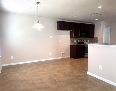 2231 Tandy Park Way - Photo Thumbnail 7