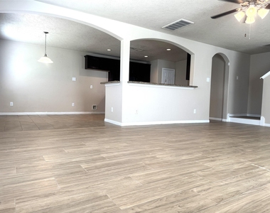 2231 Tandy Park Way - Photo Thumbnail 5