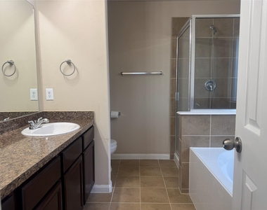 2231 Tandy Park Way - Photo Thumbnail 17
