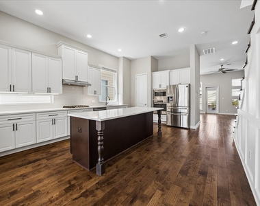 5631 Kiam Street - Photo Thumbnail 6
