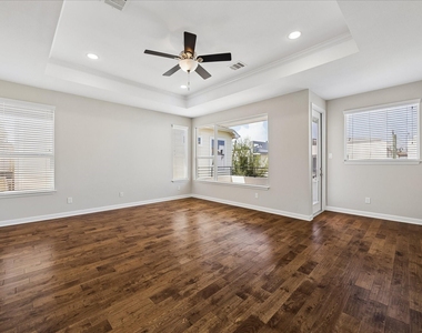 5631 Kiam Street - Photo Thumbnail 11