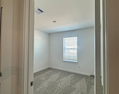 3522 Goldfinch Woods Drive - Photo Thumbnail 10
