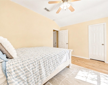 6315 Linfield Bluff Lane - Photo Thumbnail 41