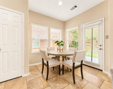 6315 Linfield Bluff Lane - Photo Thumbnail 9