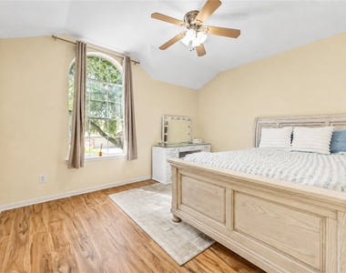 6315 Linfield Bluff Lane - Photo Thumbnail 15