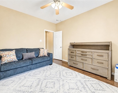 6315 Linfield Bluff Lane - Photo Thumbnail 16