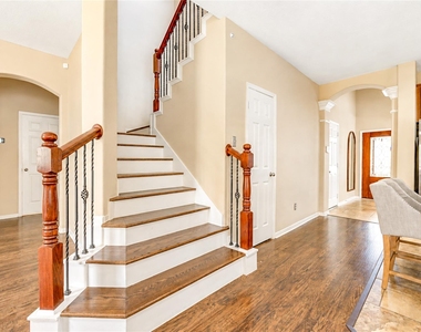 6315 Linfield Bluff Lane - Photo Thumbnail 23