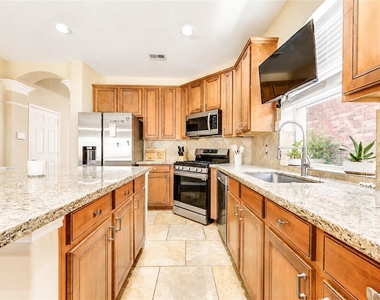 6315 Linfield Bluff Lane - Photo Thumbnail 28