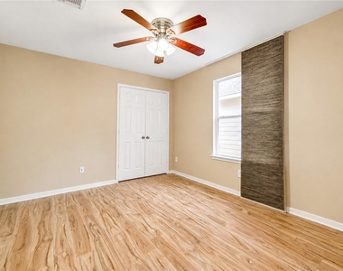 6315 Linfield Bluff Lane - Photo Thumbnail 43