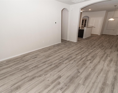 24414 Borelli Drive - Photo Thumbnail 5