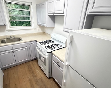 154-48 71st Avenue - Photo Thumbnail 2