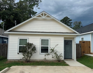 826 Omeara - Photo Thumbnail 1