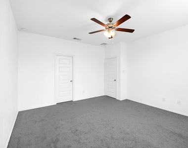 5735 Tabula Rasa Drive - Photo Thumbnail 12