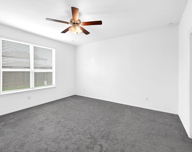 5735 Tabula Rasa Drive - Photo Thumbnail 11