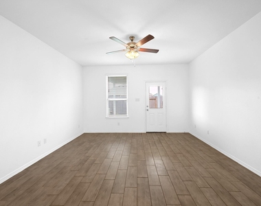 5735 Tabula Rasa Drive - Photo Thumbnail 9