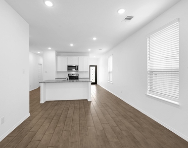 5735 Tabula Rasa Drive - Photo Thumbnail 10