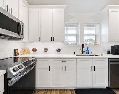7610 Avenue G - Photo Thumbnail 15