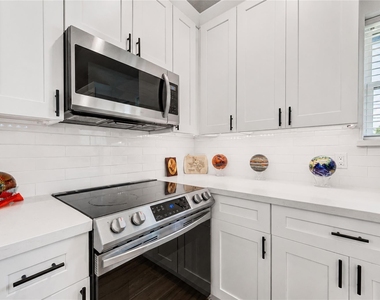 7610 Avenue G - Photo Thumbnail 17
