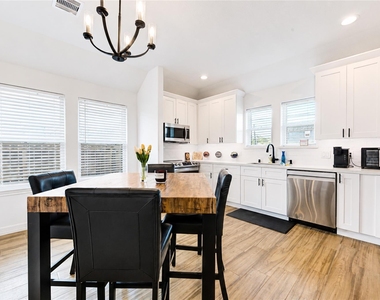 7610 Avenue G - Photo Thumbnail 10