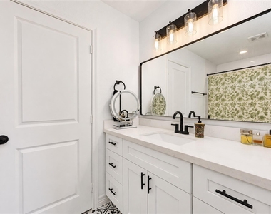 7610 Avenue G - Photo Thumbnail 23
