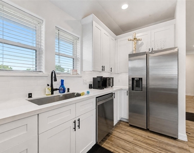 7610 Avenue G - Photo Thumbnail 18
