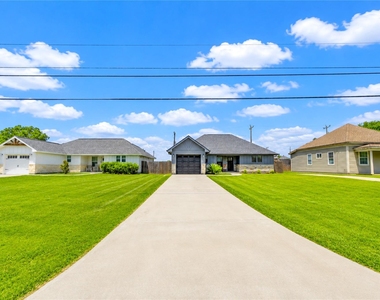 7610 Avenue G - Photo Thumbnail 1
