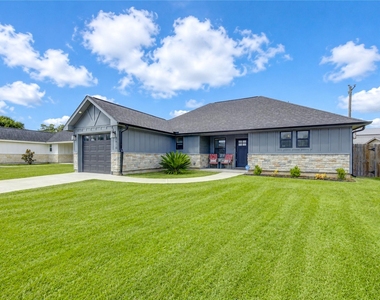 7610 Avenue G - Photo Thumbnail 2