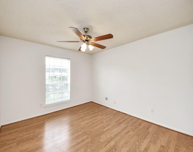 2120 El Paseo Street - Photo Thumbnail 16