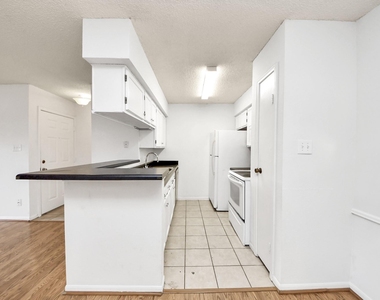 2120 El Paseo Street - Photo Thumbnail 17