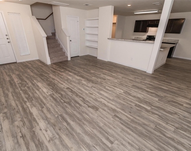 9602 Franconia Drive - Photo Thumbnail 5