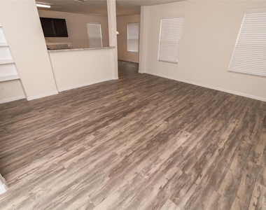 9602 Franconia Drive - Photo Thumbnail 4