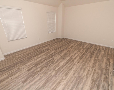 9602 Franconia Drive - Photo Thumbnail 8