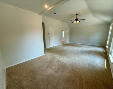 6931 Echo Pines Drive - Photo Thumbnail 15
